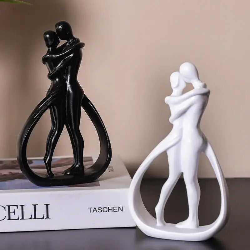 Modern Abstract Hugging Couple Statue Home Decoration