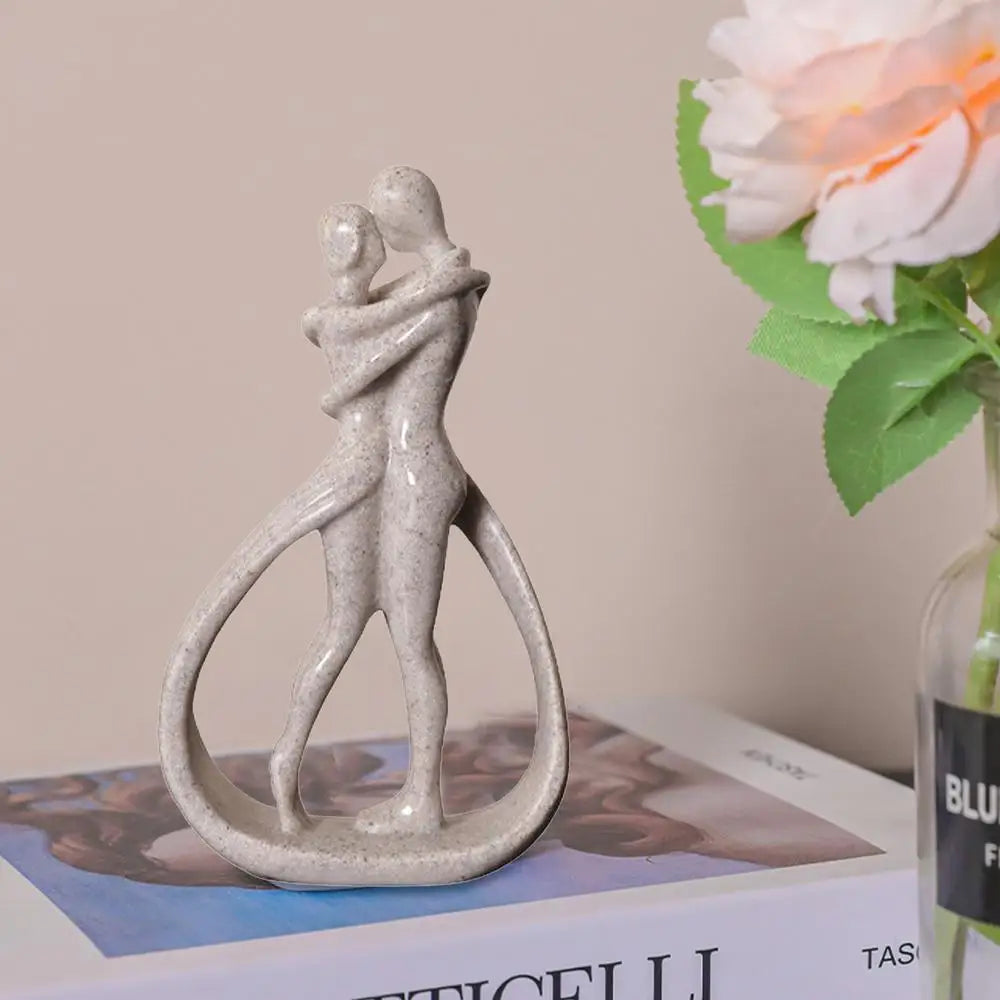 Modern Abstract Hugging Couple Statue Home Decoration