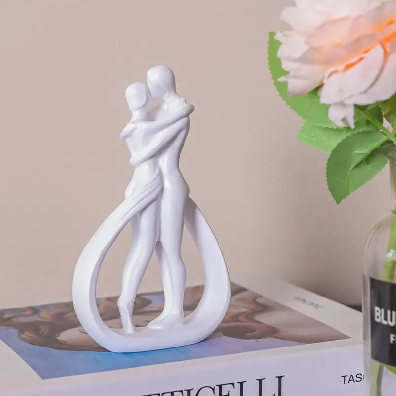 Modern Abstract Hugging Couple Statue Home Decoration